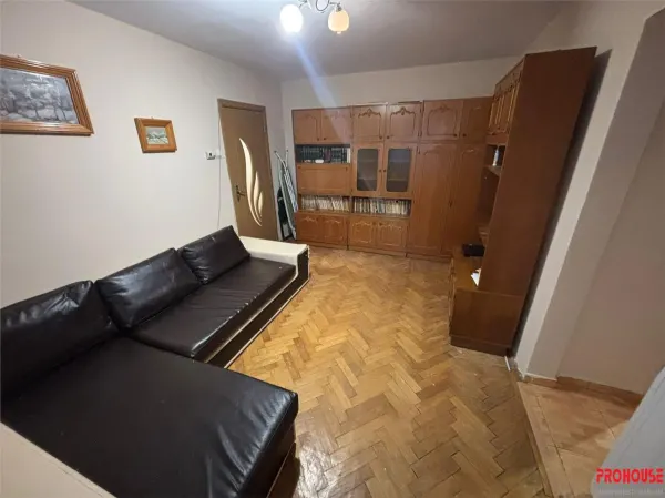 Apartament 3 camere Bacău - poza 2