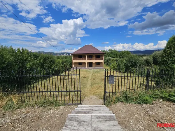 Casă 7 camere Onești - poza 1