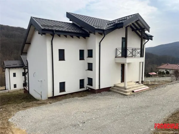 Casă 4 camere Bacău - poza 2