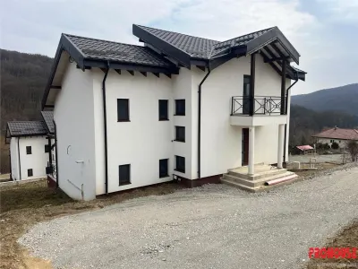 Casă 4 camere Bacău - poza 2