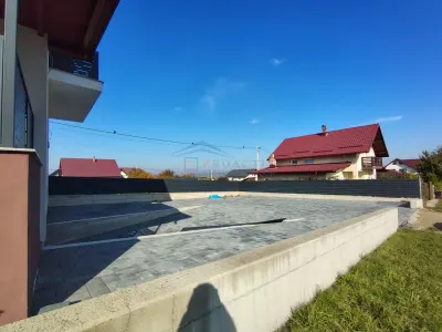 Casă 4 camere Ipotești - poza 2