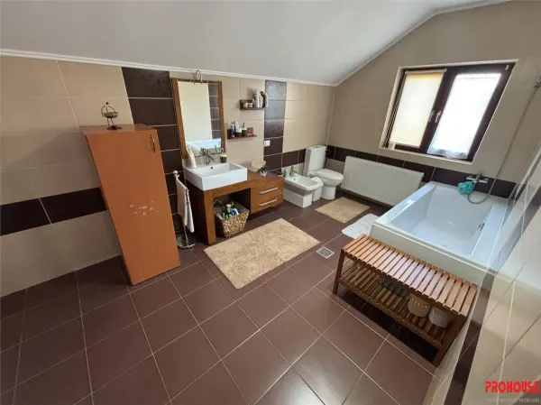 Casă 4 camere Bacău - poza 13