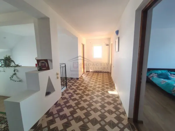 Casă 6 camere Șcheia - poza 1