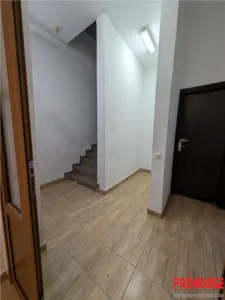 Ultracentral - langa Luceafarul - spatiu comercial 77mp - foto 4