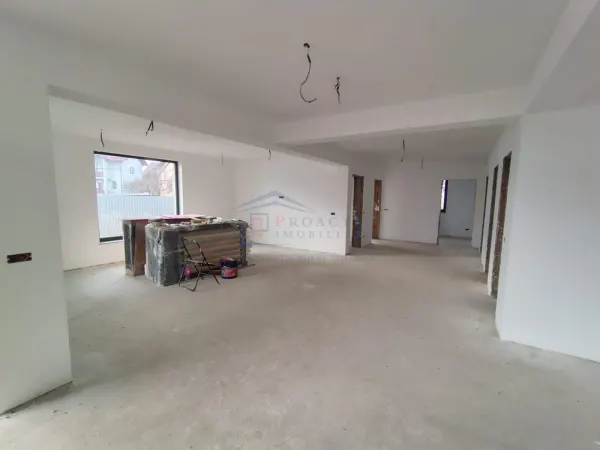 Casă 4 camere Lisaura - poza 1