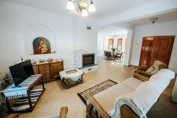 Casă 6 camere Bucsoaia - poza 1