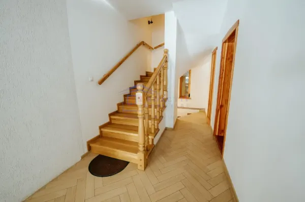 Casă 6 camere Bucsoaia - poza 9