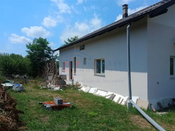 Casă 4 camere Suceava - poza 2