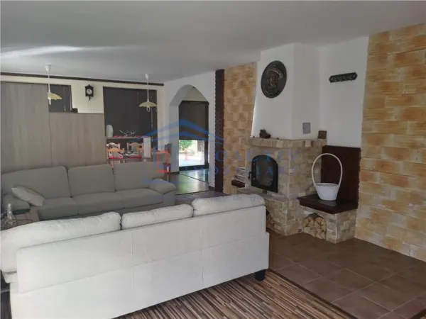 Casă 5 camere Moara - poza 1