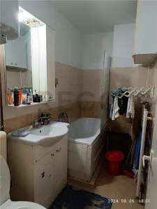 RECO Apartament o camera in zona Velenta - foto 7