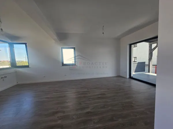 Casă 4 camere Ipotești - poza 1