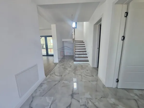 Casă 4 camere Ipotești - poza 4