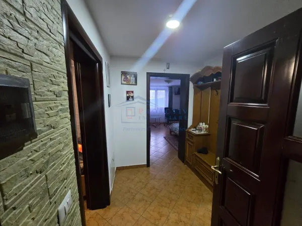 Casă 4 camere Mitocu Dragomirnei - poza 2