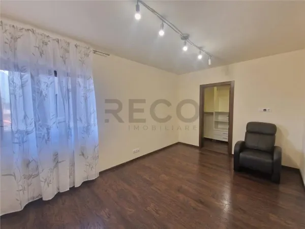 Apartament 3 camere Oradea - poza 8