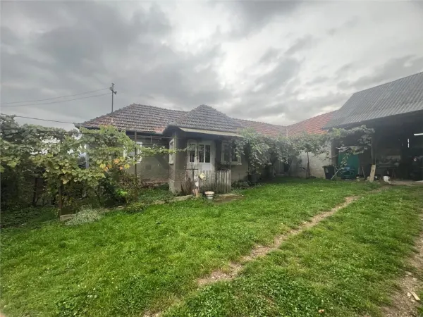 Casă 5 camere Lugasu de Sus - poza 1