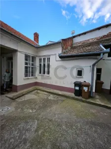 RECO Casa ultra-centrala cu 3 camere . - foto 1