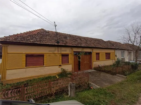 Casă 5 camere Saldabagiu Mic - poza 1