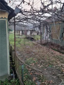 RECO Casa batraneasca cu teren generos in localitatea Tria - foto 4