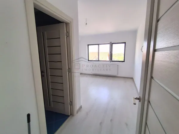 Apartament 3 camere Ipotești - poza 2