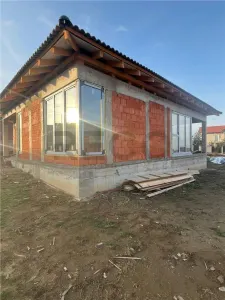 RECO Casa plan parter cu 3 dormitoare-la rosu- Paleu - foto 1