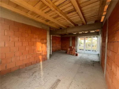 RECO Casa plan parter cu 3 dormitoare-la rosu- Paleu - foto 16