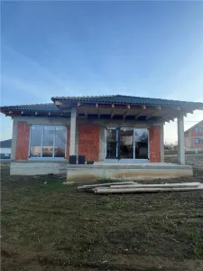 RECO Casa plan parter cu 3 dormitoare-la rosu- Paleu - foto 4