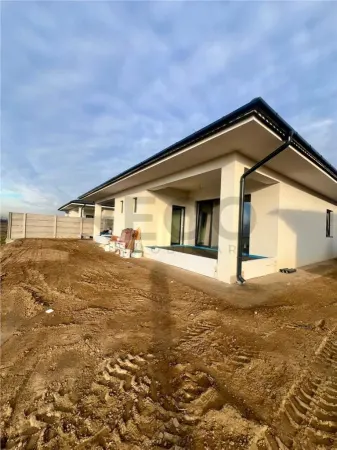 Casă 2 camere Nojorid - poza 1