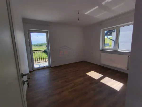 Casă 4 camere Ipotești - poza 8