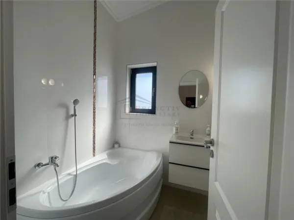 Apartament 3 camere Ipotești - poza 9