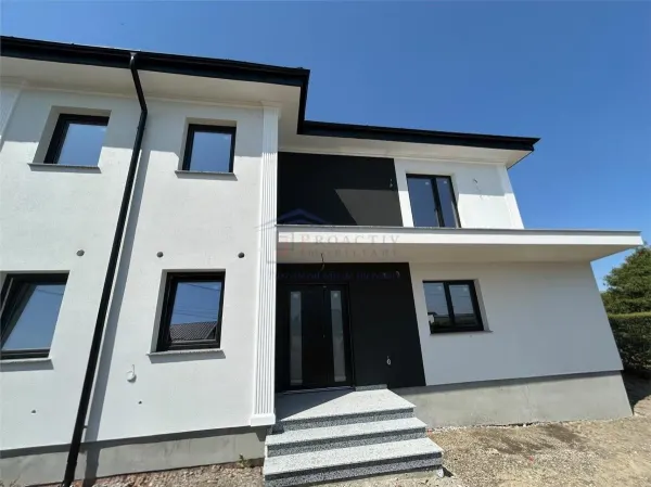 Casă 4 camere Ipotești - poza 1
