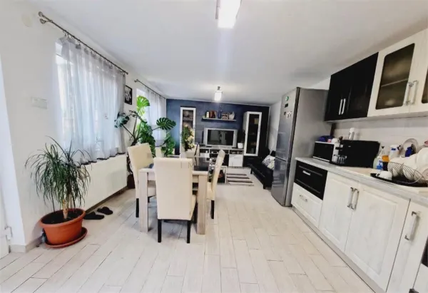 Casă 6 camere Oradea - poza 1