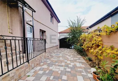 RECO Casa cu etaj in zona centrala, Oradea - foto 9