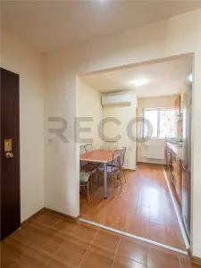 RECO Apartament 3 camere, decomandat, Cantemir - foto 10