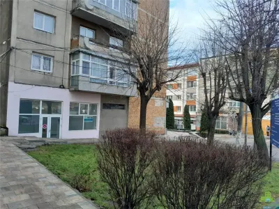 Vanzare spatiu comercial 76 mp - Comanesti, Republicii C1 (bariera) - foto 6
