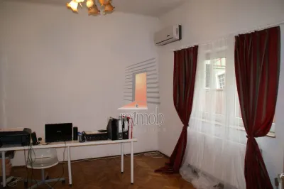 Piata Muncii stradal parter de vila 3 camere 60mp, pretabil birou - Bucuresti