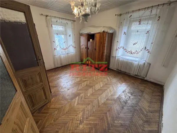 Casă 7 camere Slatina - poza 12