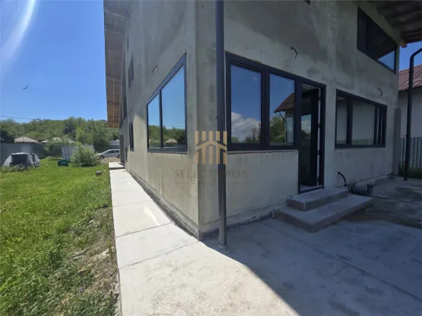 Casă 5 camere Nisipoasa - poza 2