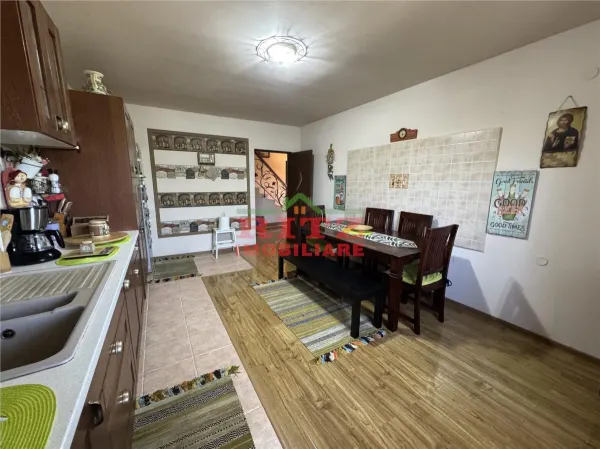 Casă 6 camere Slatina - poza 24