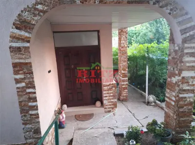 CASA  PROTOSENI - foto 2