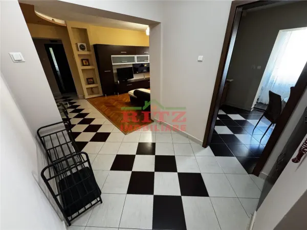 Apartament 3 camere Slatina - poza 2
