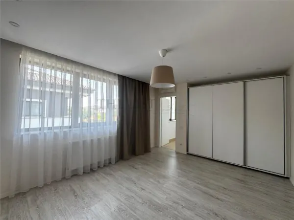 Casă 9 camere București - poza 23