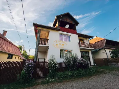 Proprietate cu 2 case (Praid, str. Regelui) - Praid