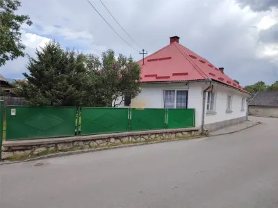 Casa de locuit (Gheorgheni, str. Arany Janos) - foto 2