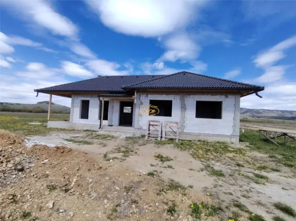 Casă 4 camere Lazarea - poza 2