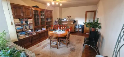 Apartament 4 camere de vanzare zona Centru - foto 2