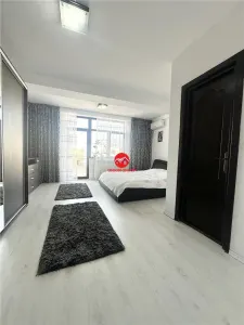 Afacere la Cheie in Mamaia Nord: Pensiune de Vanzare cu 18 Camere - foto 22