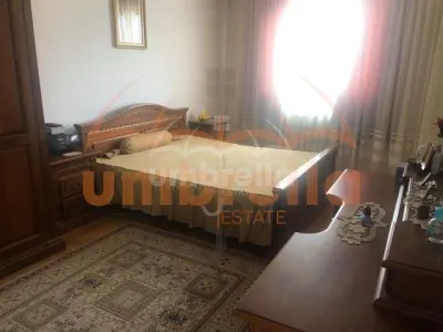 Casa de vanzare - zona centrala str. Paris - foto 4