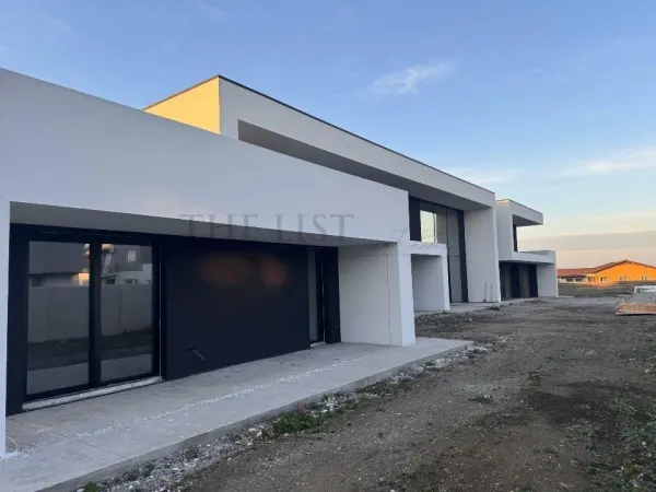 Casă 12 camere Tunari - poza 9