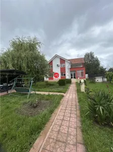 Casa P+M complet mobilata, 8 camere, teren 1000mp, langa Golful Pescarilor - Agigea