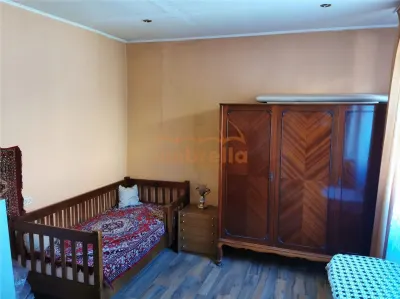 Teren + casa demolabila de vanzare semicentral ! - foto 4